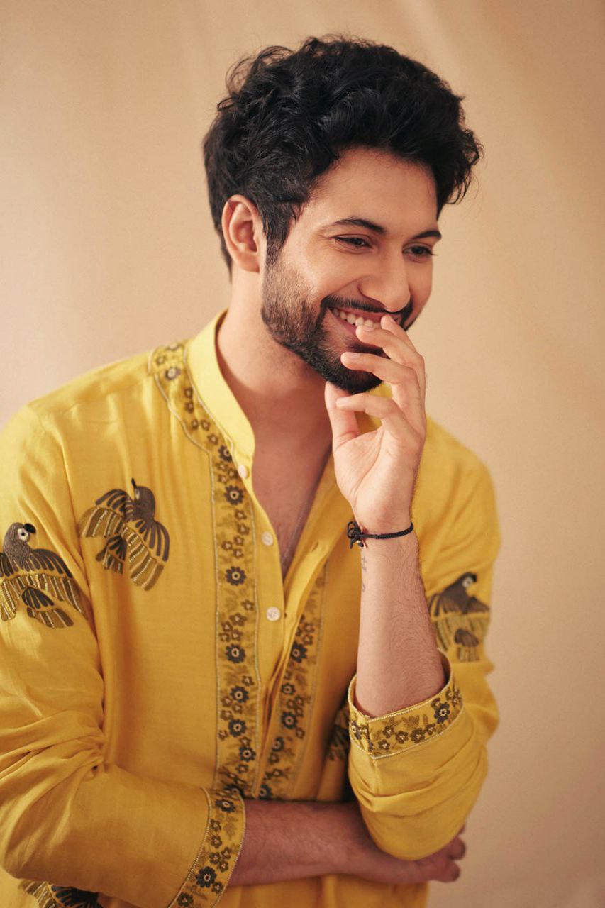 TRENDY MUSTARD PARROT CHANDERI KURTA PAJAMA SET FOR MENS