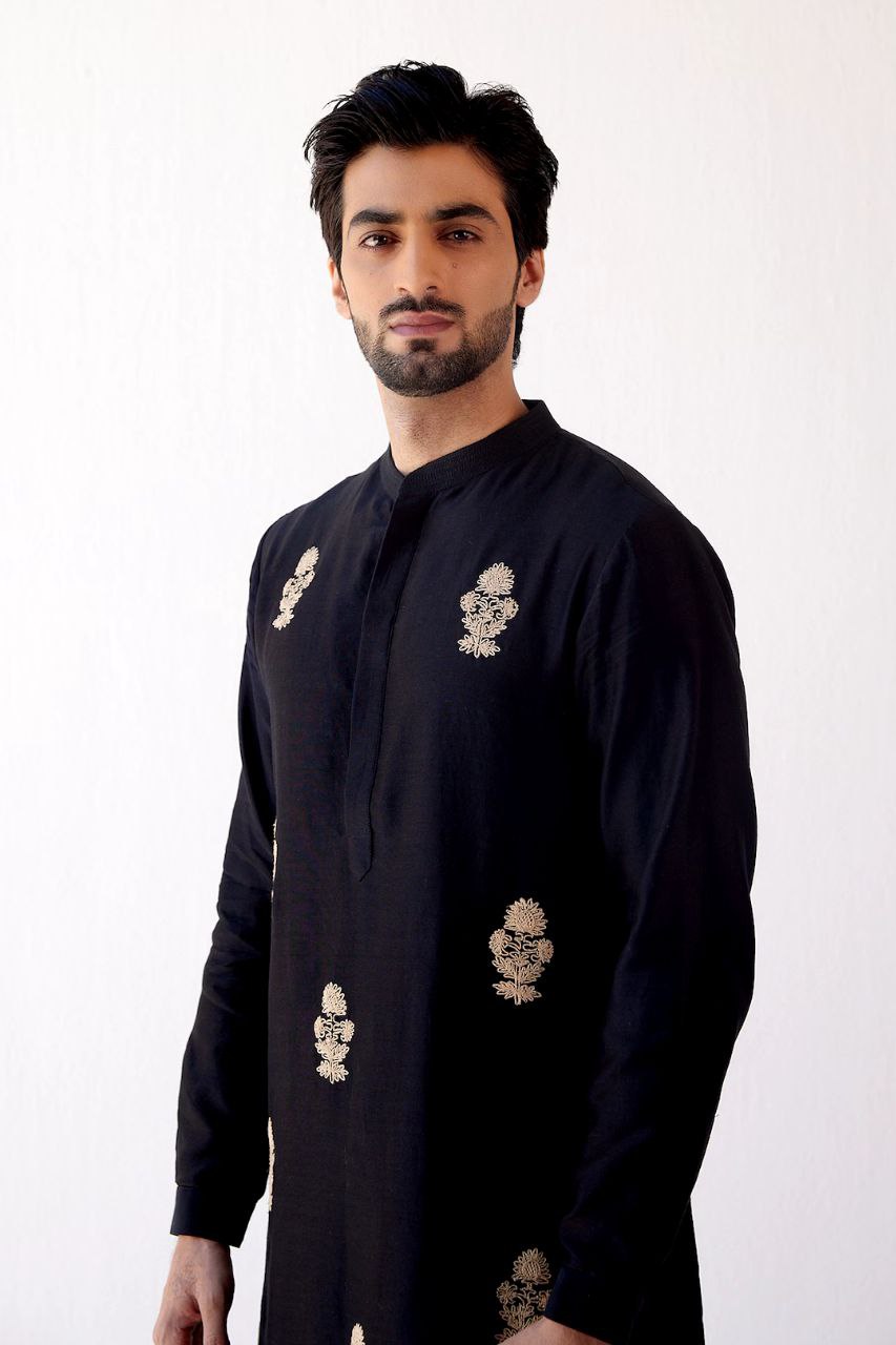 TRENDY STYLISH BLACK EMBRODRY KURTA WITH BLACK PAJAMA