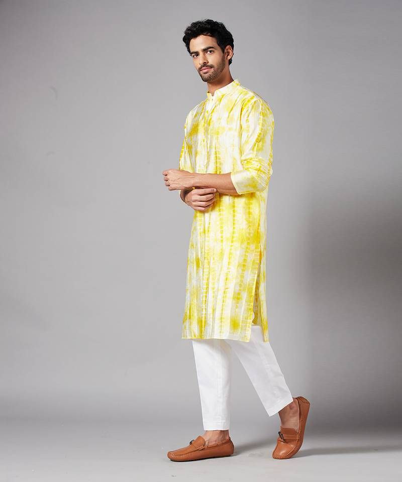 TRENDY  KURTA TIE & DAY WHITE & WHITE PRINTED KURTA PAJAMA SET FOR MEN'S