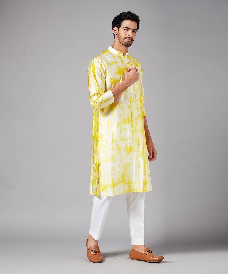TRENDY  KURTA TIE & DAY WHITE & WHITE PRINTED KURTA PAJAMA SET FOR MEN'S