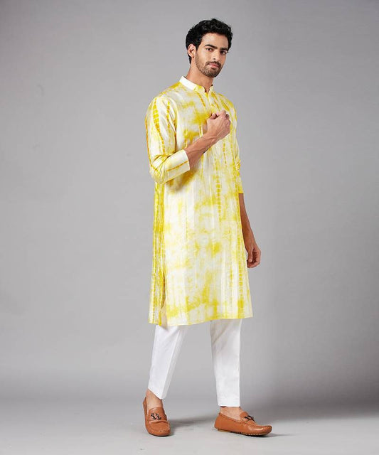 TRENDY  KURTA TIE & DAY WHITE & WHITE PRINTED KURTA PAJAMA SET FOR MEN'S
