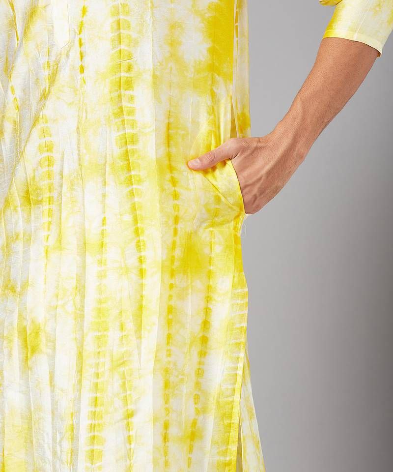 TRENDY  KURTA TIE & DAY WHITE & WHITE PRINTED KURTA PAJAMA SET FOR MEN'S