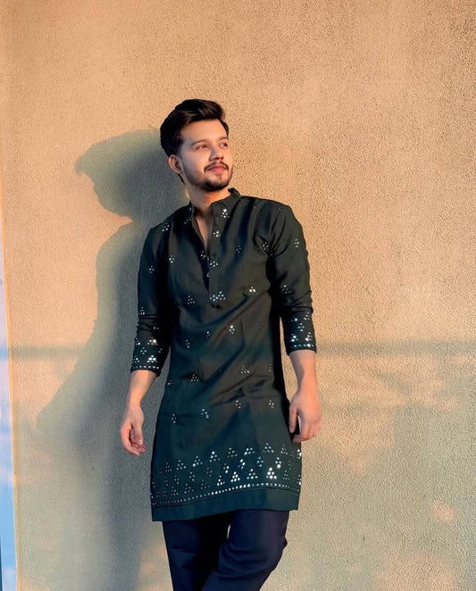 BLACK MIRROR MEN'S DESIGENER KURTA WITH PAJAMA