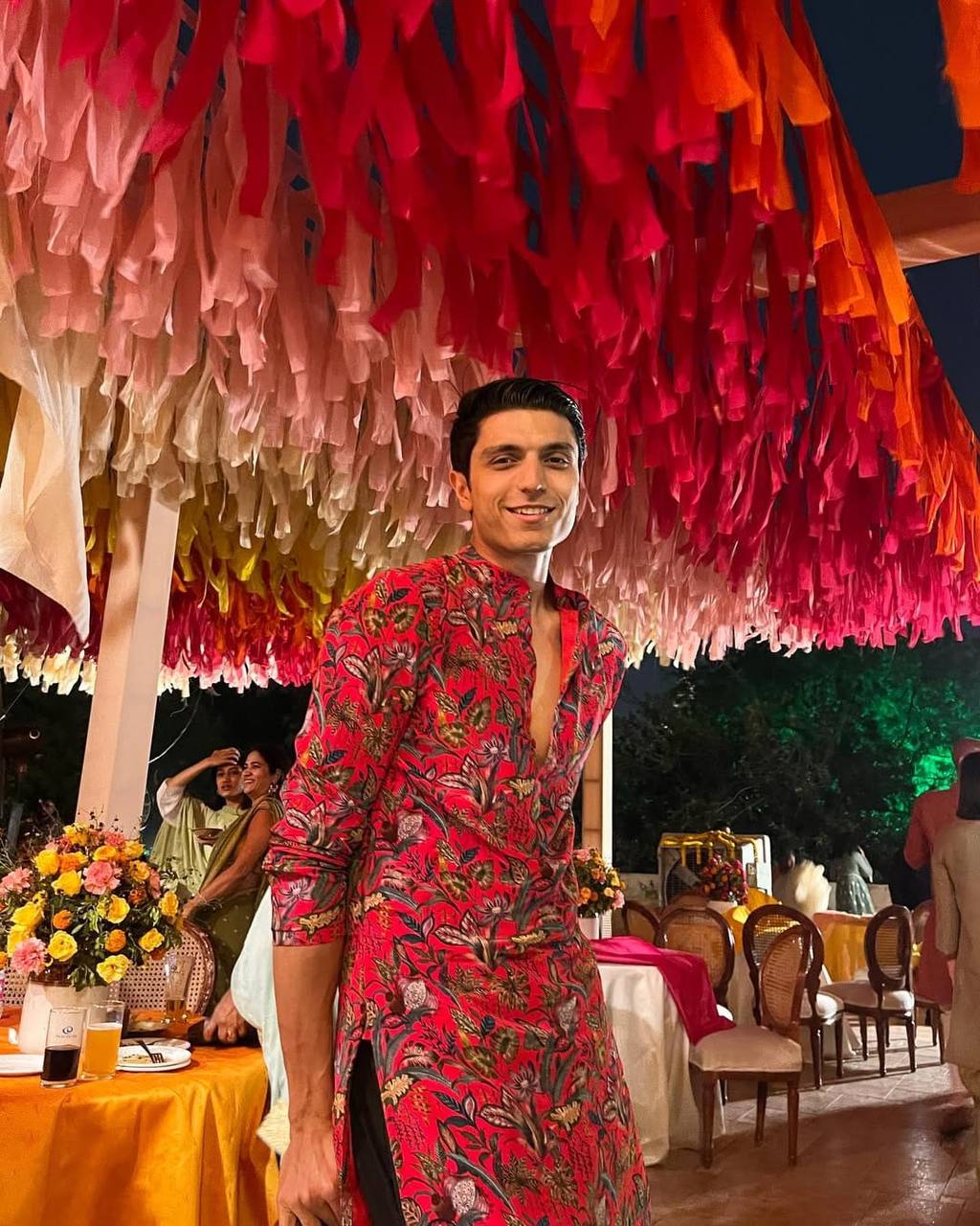 TRENDY RED FLORAL PRINTED KURTA PAJAMA SET