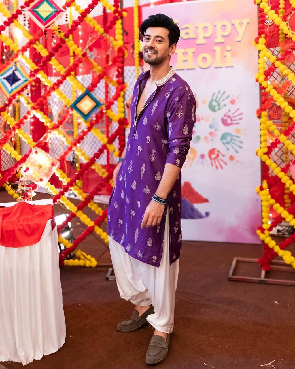 PURPLE WHITE THERD EMBROIDERED WORK KURTA PAJAMA