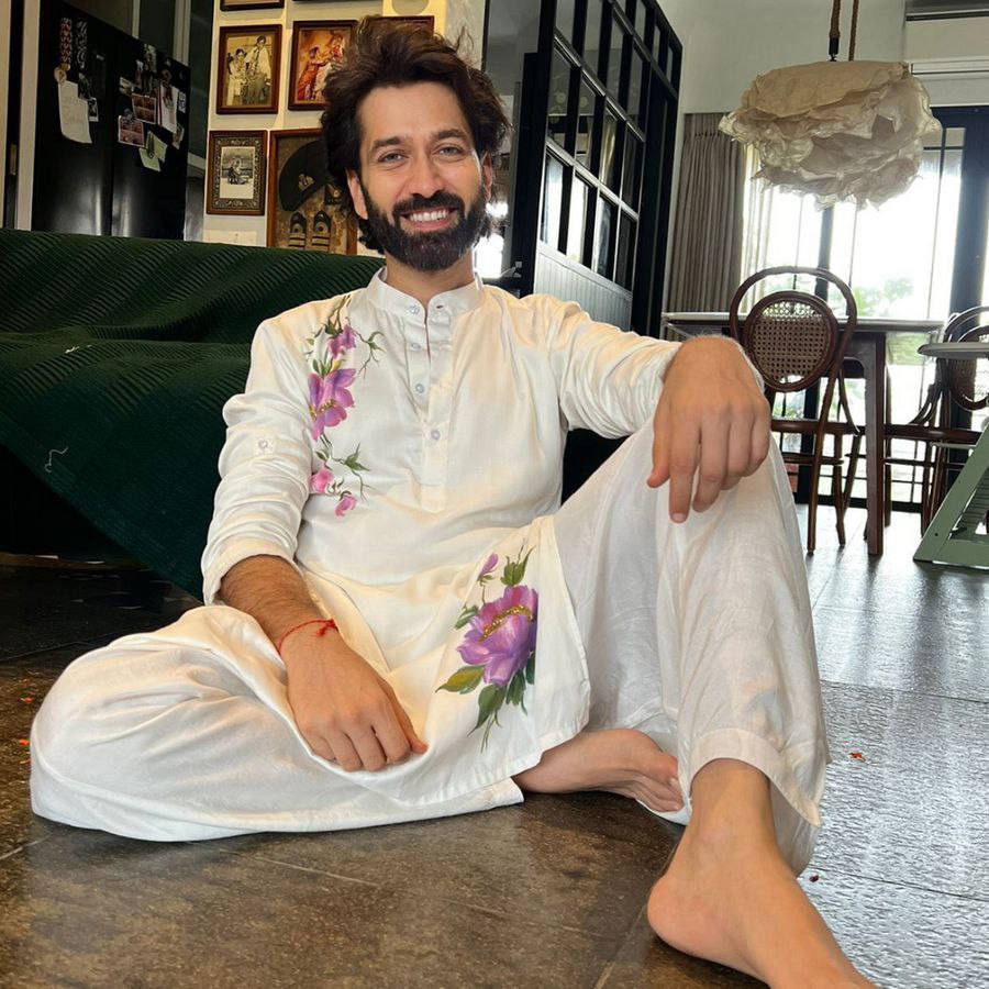 TRENDY HANDPRINTED WHITE  FLORAL KURTA WITH PAJAMA SET FOR MEN