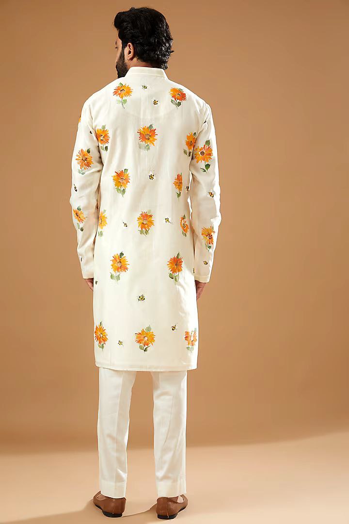 TRENDY IVORY CHANDERI HANDLOOM PRINTED KURTA PAJAMA SET FOR MEN'S