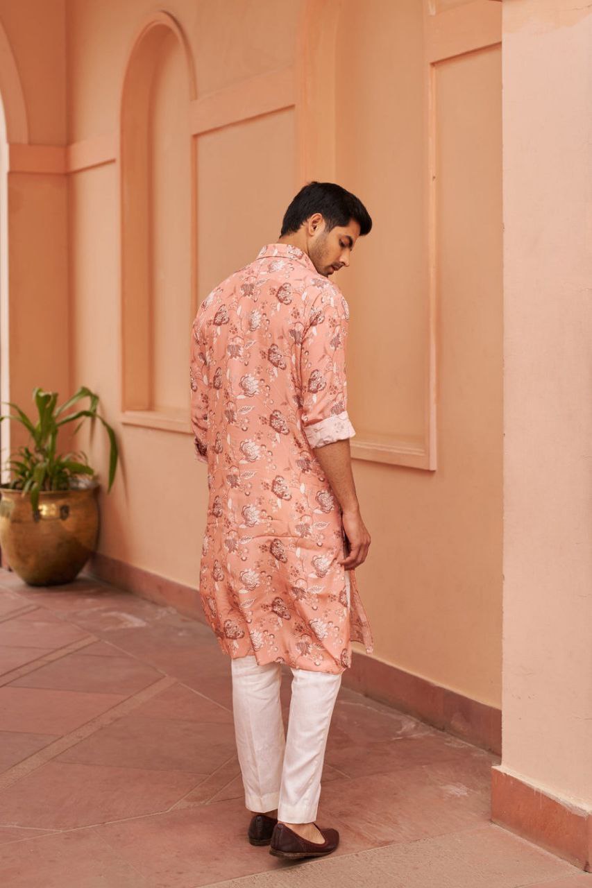 TRENDY PINK CREPE PRINT GARDENIA BLOOM COLLARED KURTA PAJAMA SET FOR MEN'S