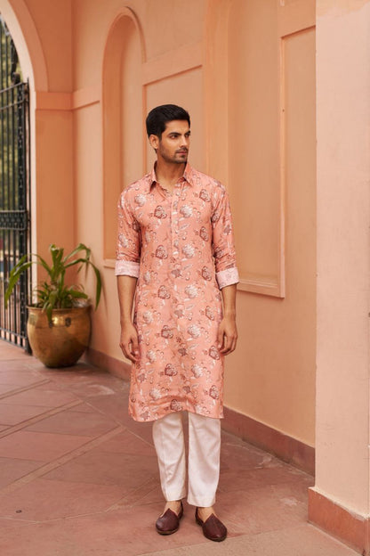 TRENDY PINK CREPE PRINT GARDENIA BLOOM COLLARED KURTA PAJAMA SET FOR MEN'S