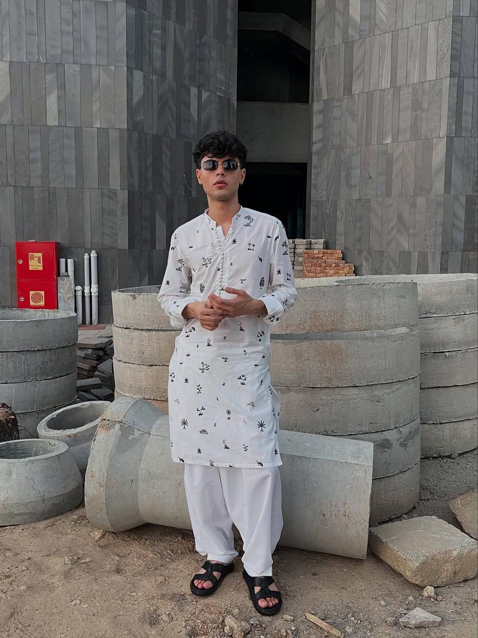 WHITE SILK KURTA WITH BLACK THERD EMBROIDERY