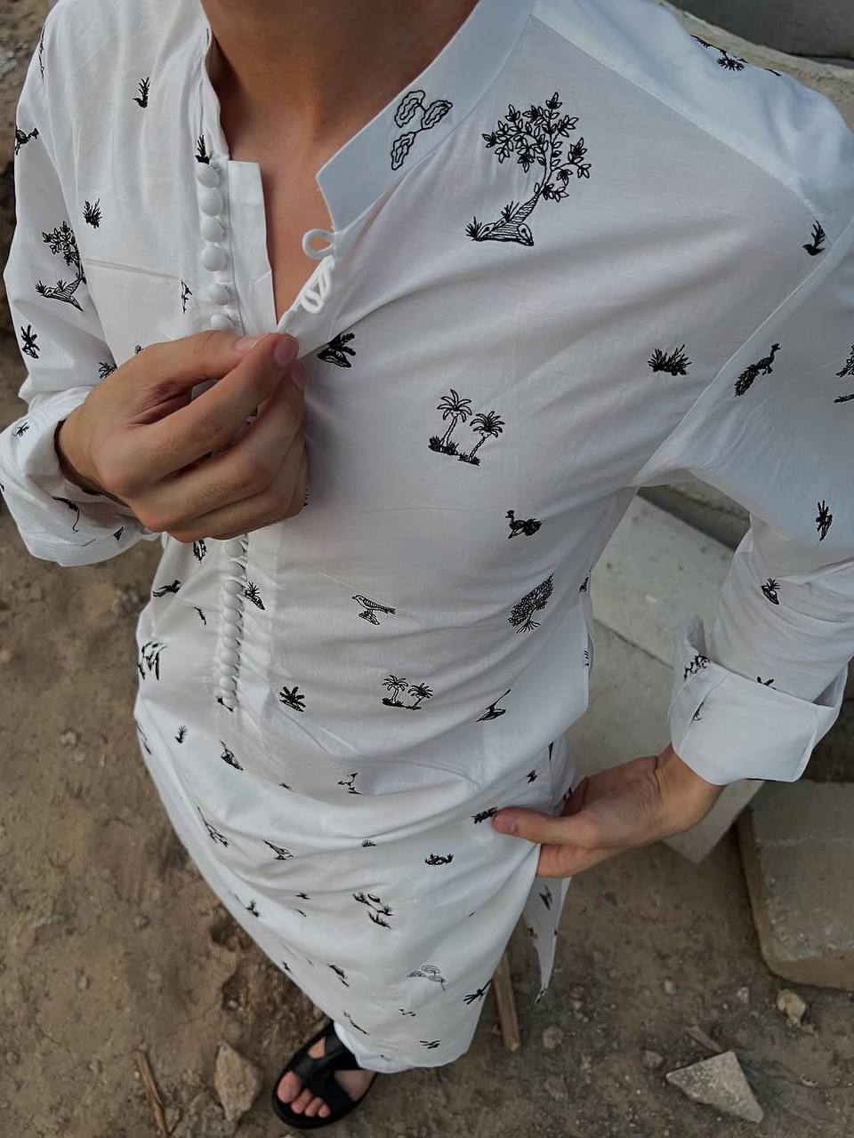 WHITE SILK KURTA WITH BLACK THERD EMBROIDERY