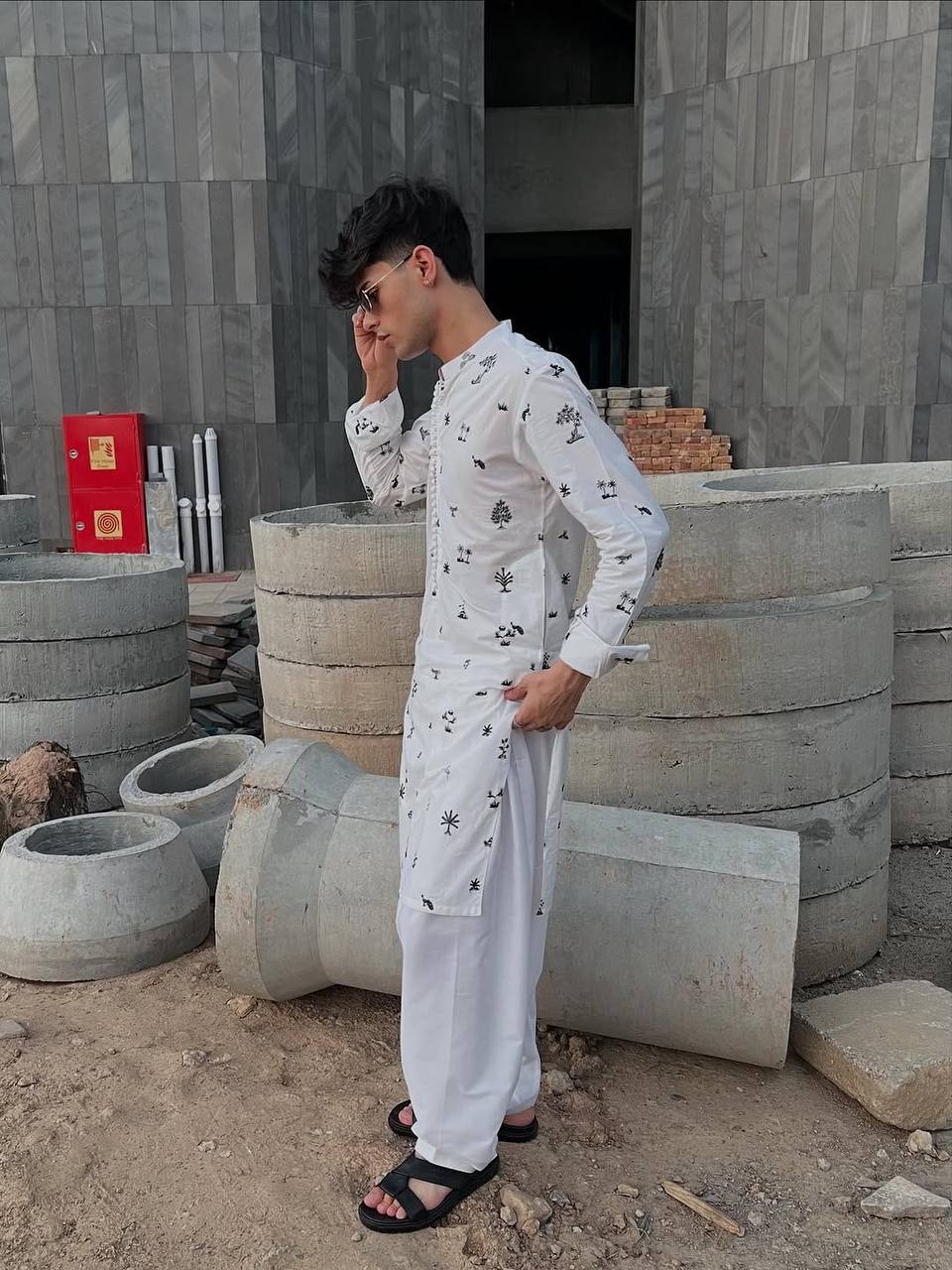 WHITE SILK KURTA WITH BLACK THERD EMBROIDERY