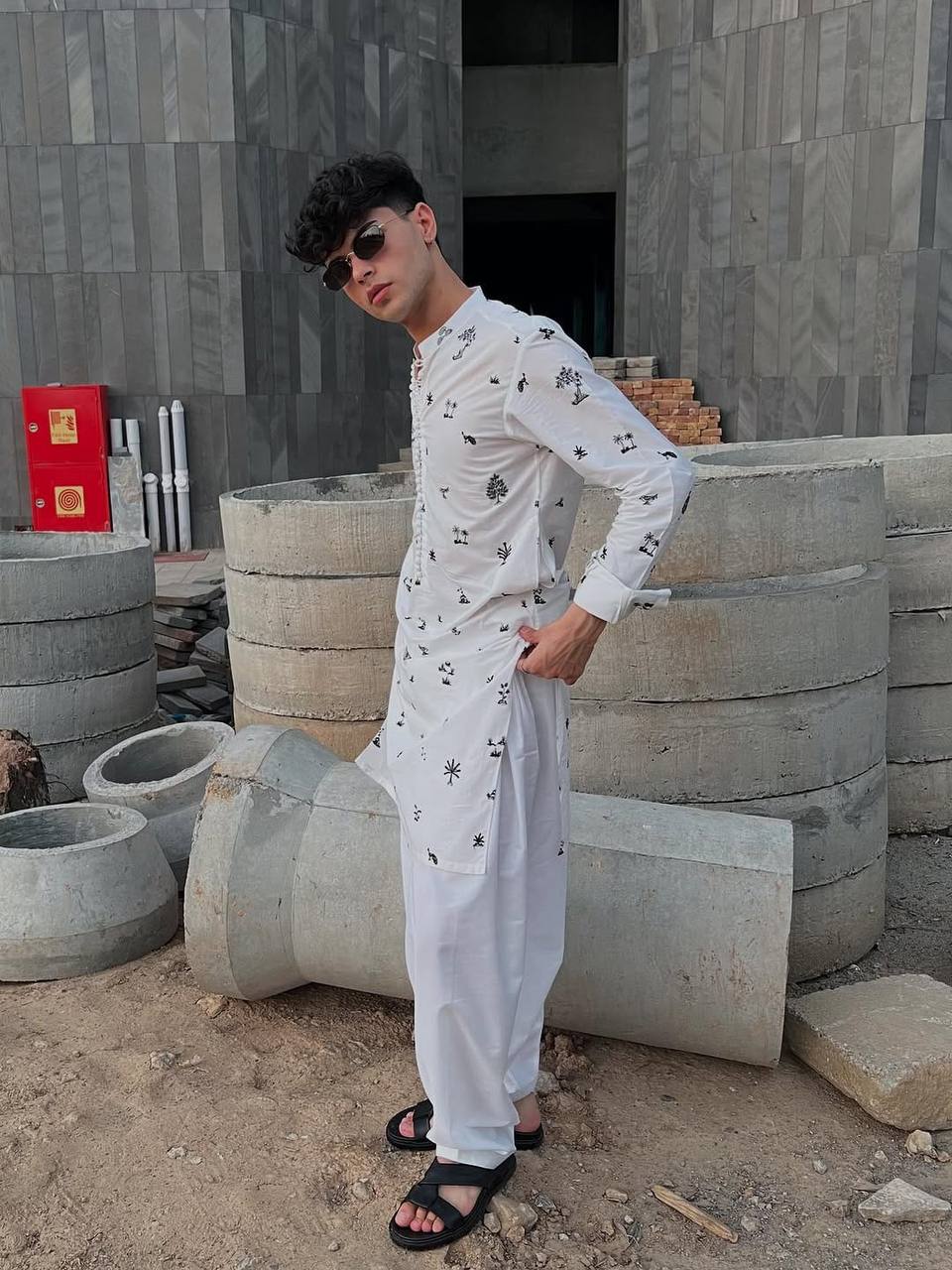WHITE SILK KURTA WITH BLACK THERD EMBROIDERY